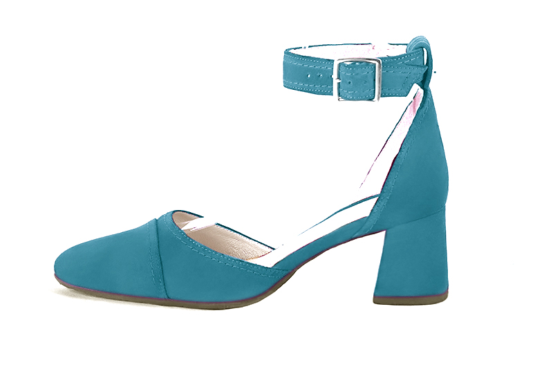 Peacock blue women's open side shoes, with a strap around the ankle. Round toe. Medium flare heels. Profile view - Florence KOOIJMAN